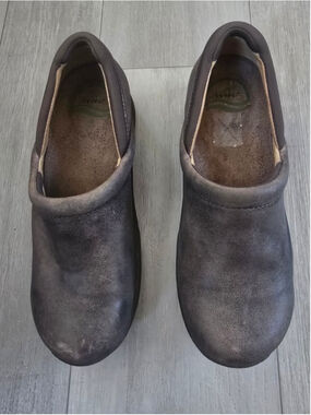 Women's Dansko Clogs Distressed Brown Size 7.5